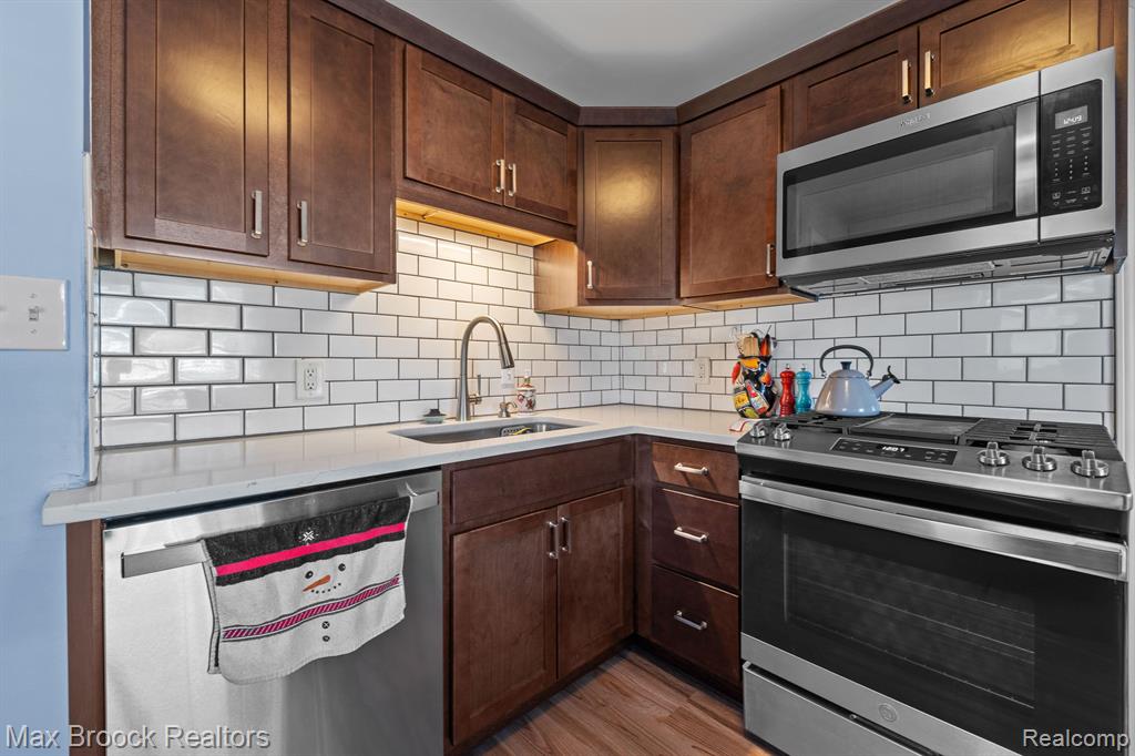 490 ROTH Boulevard, Clawson, MI — Photo 10