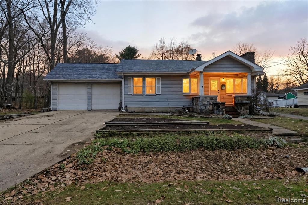 4427 Oakdale Street, Genesee, MI 48437 — front exterior