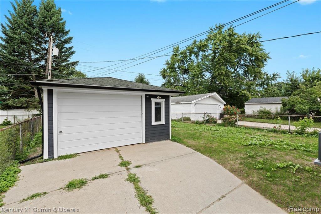 4474 HARDING Street, Dearborn Heights, MI 48125 — Photo 4