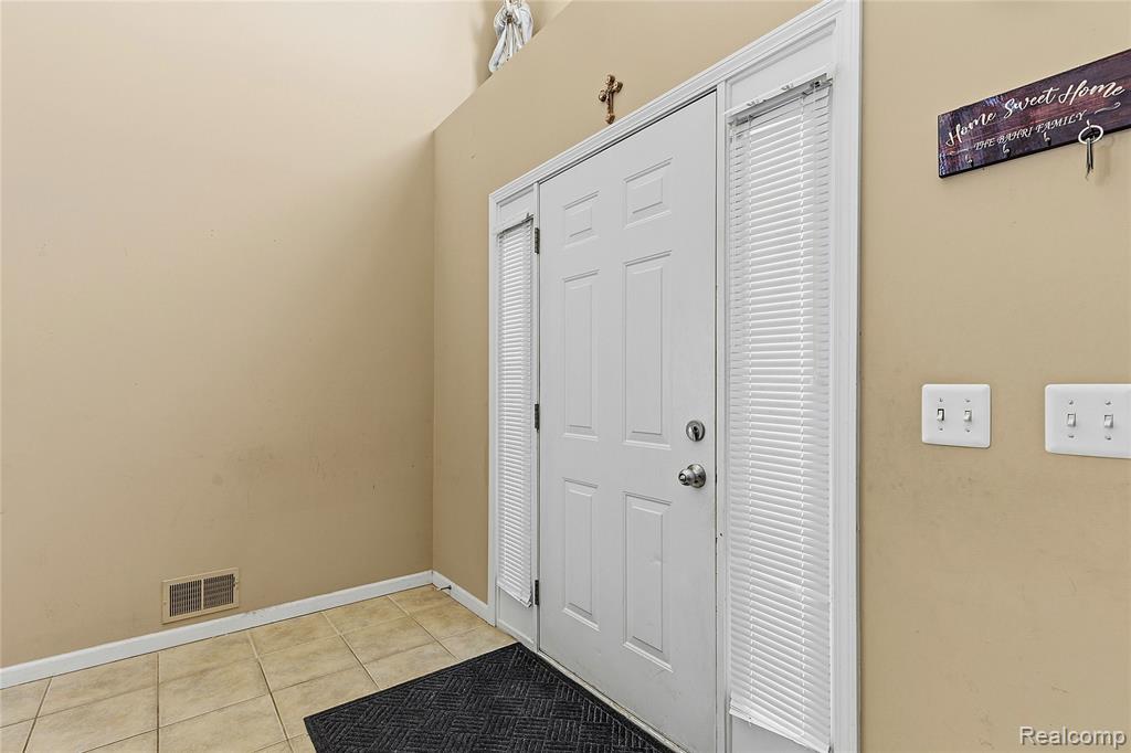 50426 Chief Drive, Macomb, MI 48044 — Photo 18