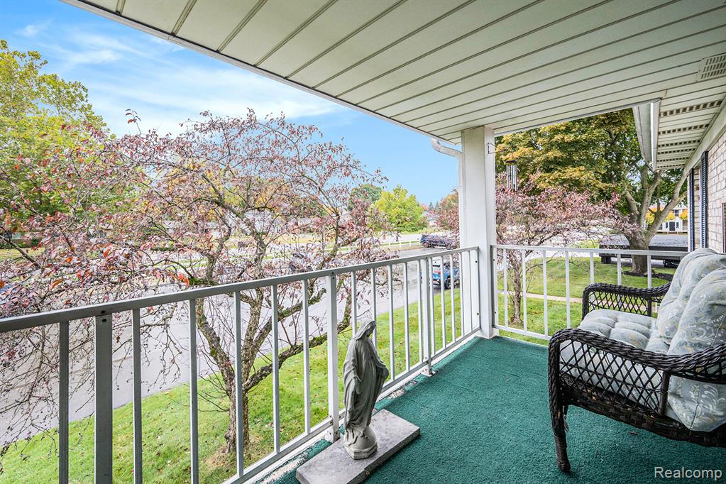 35912 Ann Arbor Trail, Livonia, MI 48150 — Photo 19