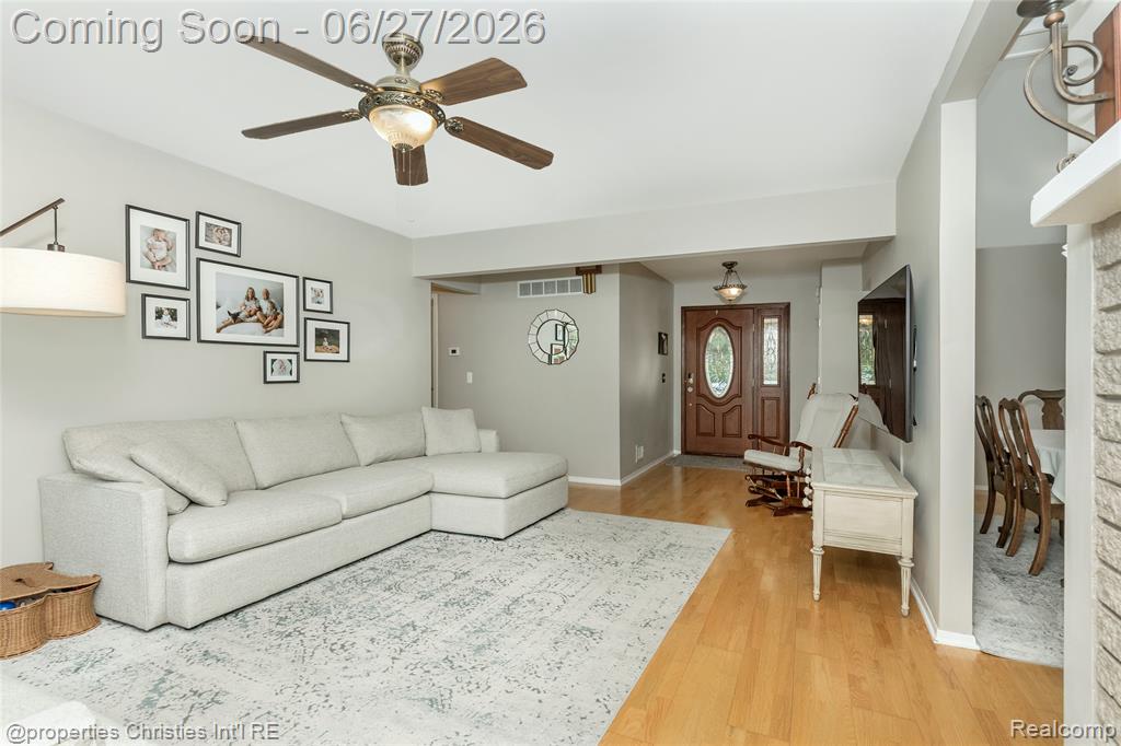 6805 Emerald Shores Drive, Troy, MI 48085 — Photo 7