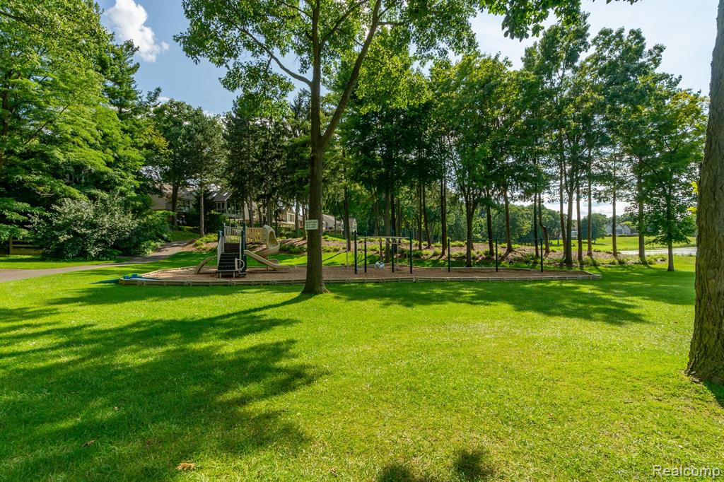 4475 Golf View Drive, Brighton, MI 48116 — Photo 33