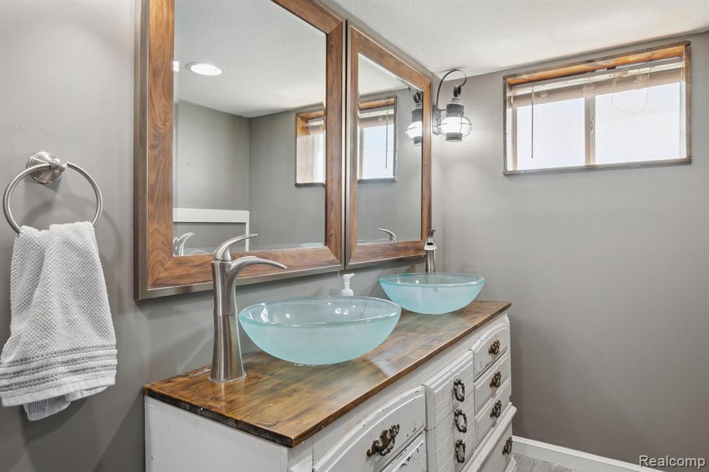 5563 CENTRAL Drive, Monroe, MI 48161 — Photo 31