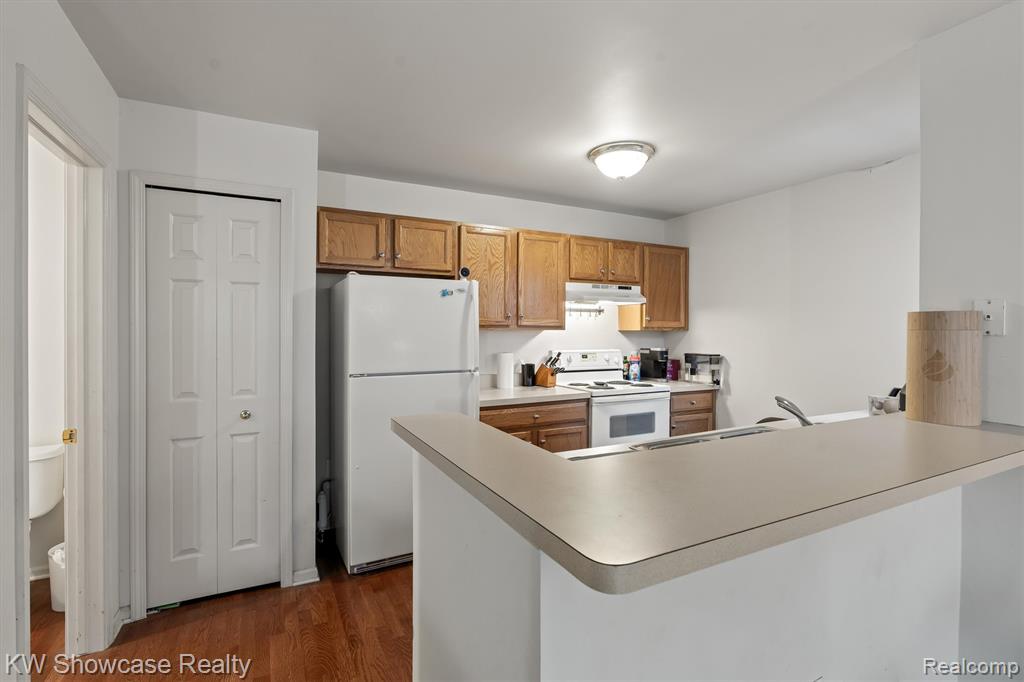 614 Napa Valley Drive, Milford, MI 48381 — Photo 10