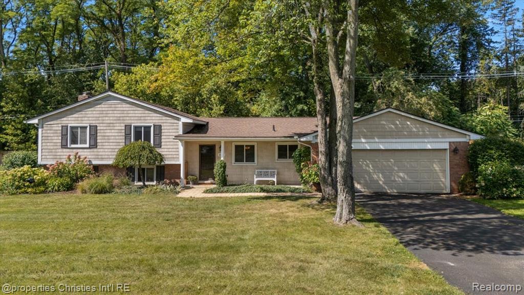 6756 Spruce Drive, Bloomfield Hills, MI 48301 — front exterior