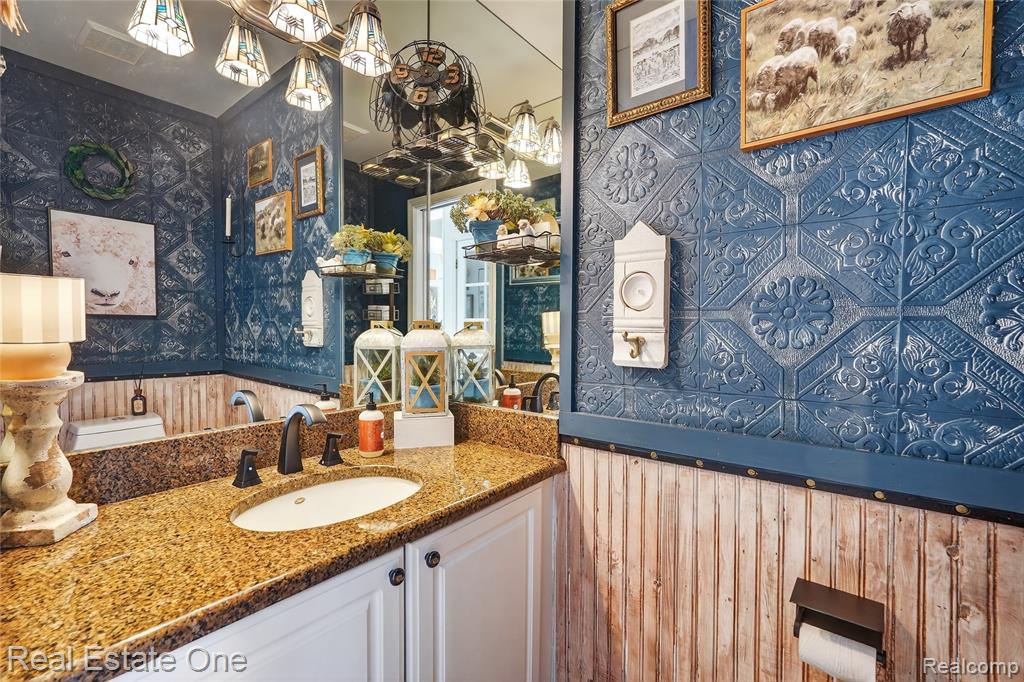 564 Dorchester Way, Milford, MI 48381 — Photo 23