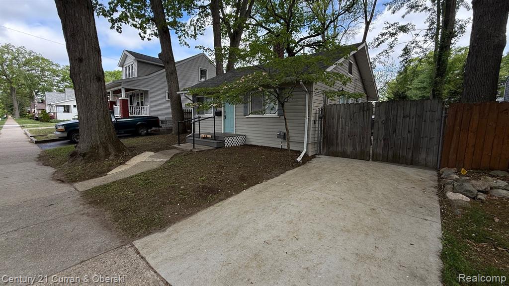 648 W HAZELHURST Street, Ferndale, MI 48220 — Photo 31