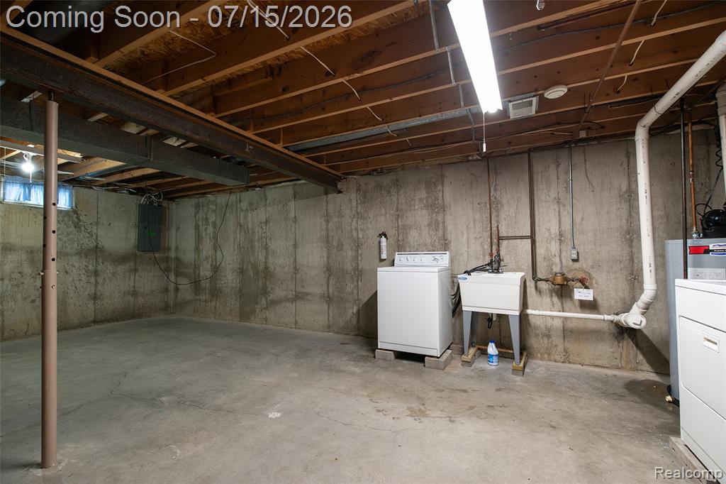 11660 Hawthorne Glen Drive, Grand Blanc, MI 48439 — Photo 25
