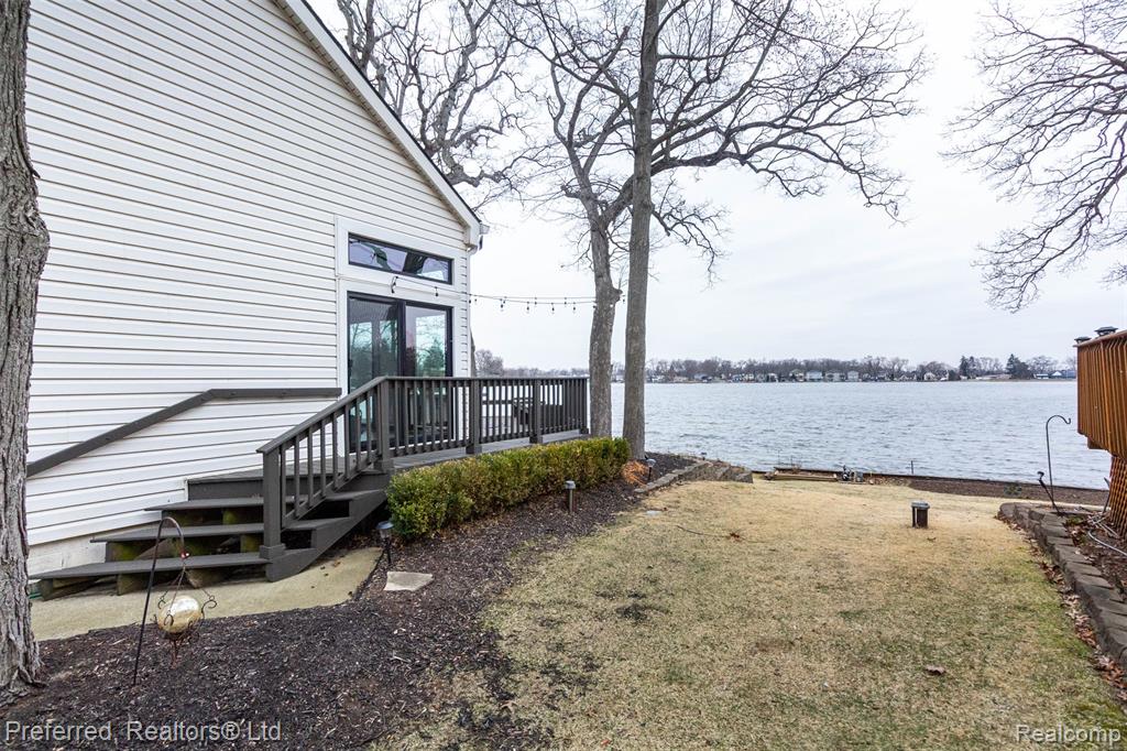 8783 Cooley Beach Drive, White Lake, MI — Photo 59