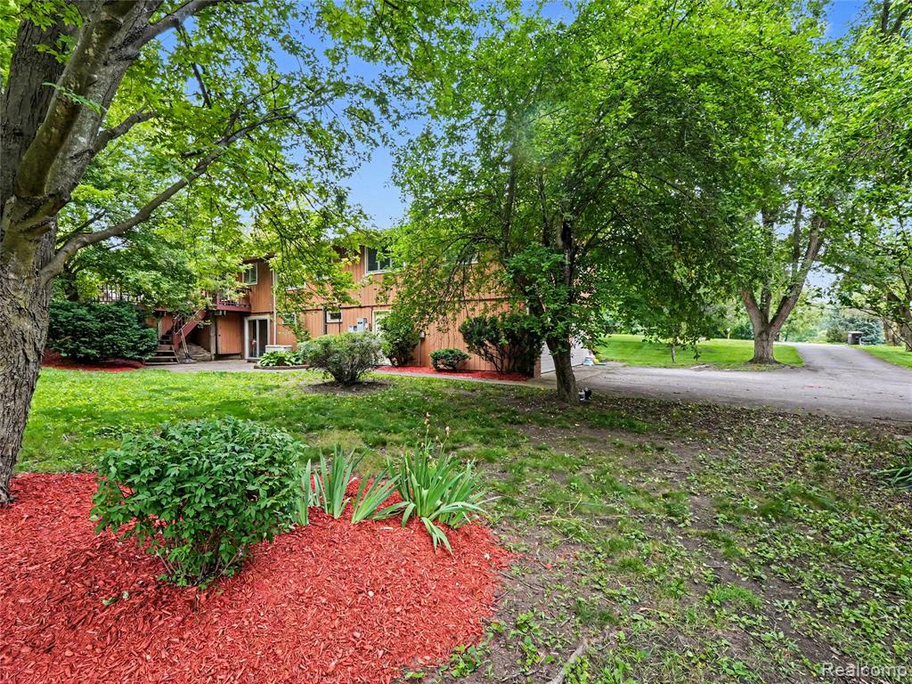 8614 Meadowland Court, Saline, MI 48176 — Photo 27