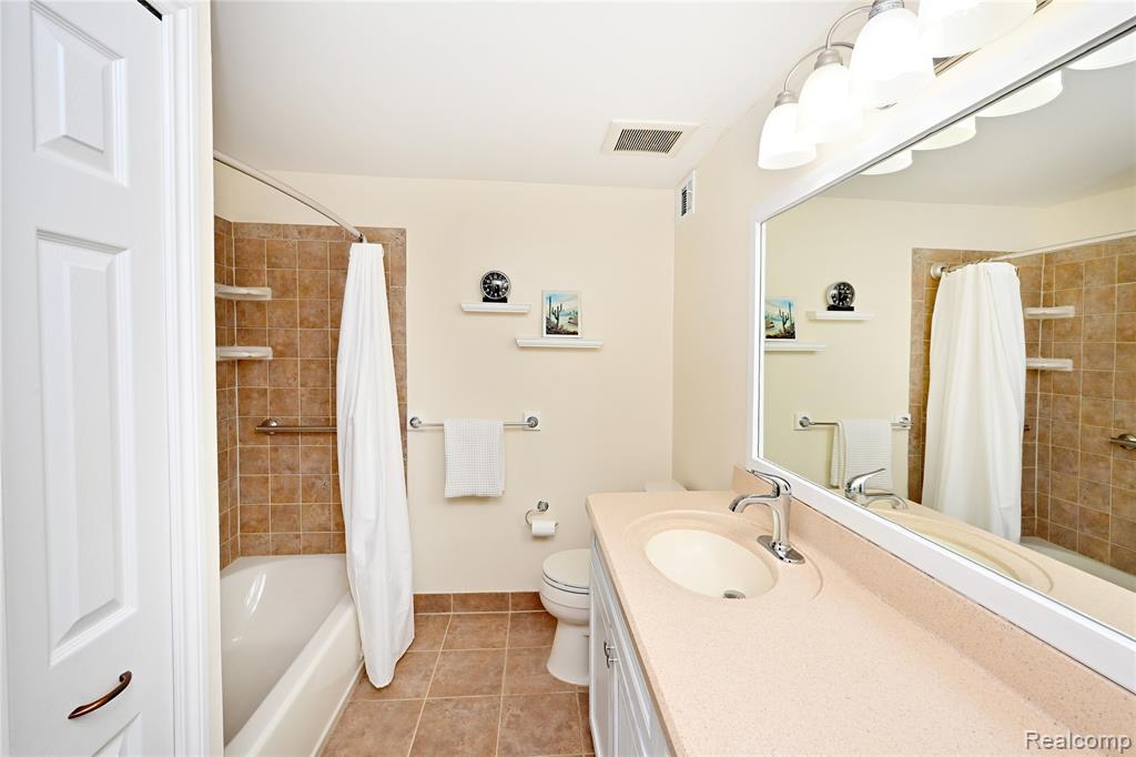 1562 Brentwood Drive, Troy, MI 48098 — Photo 19