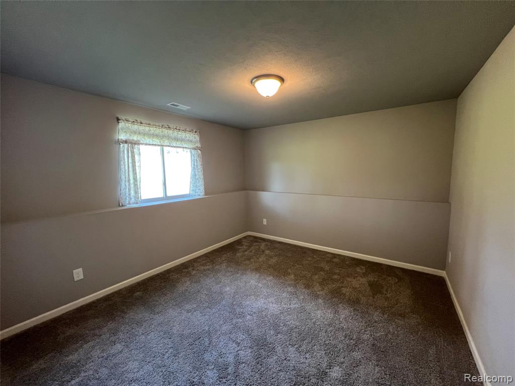 10450 Schrier Lane, Portage, MI 49024 — Photo 14