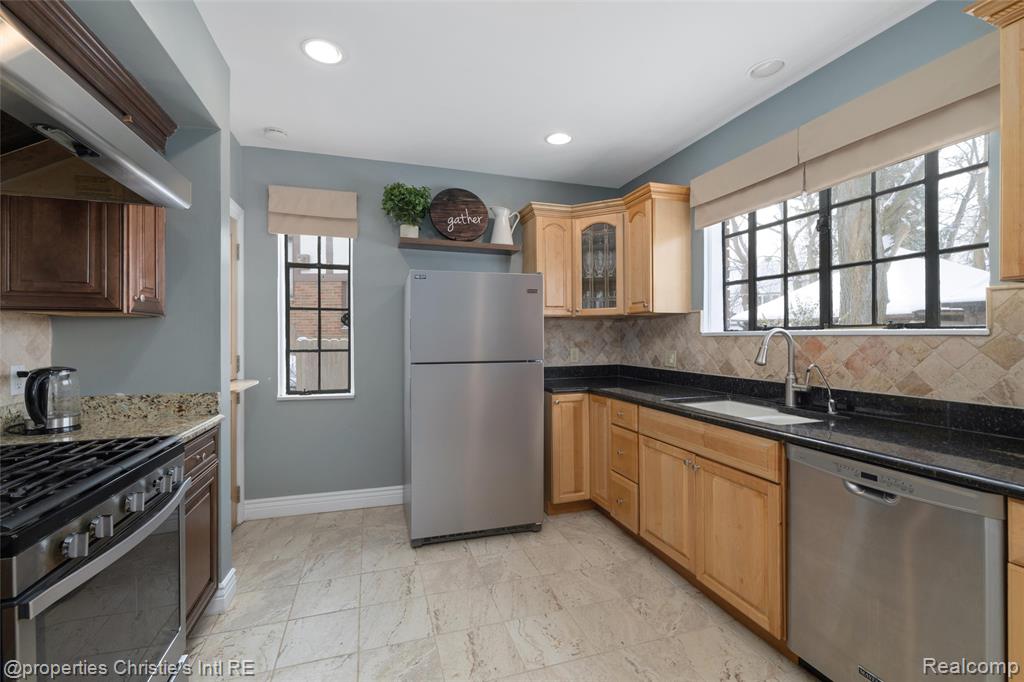 19435 Shrewsbury Road, Detroit, MI 48221 — Photo 22