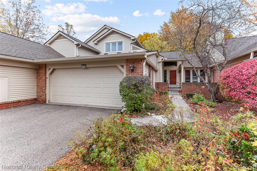 6904 Pebble Park Circle, West Bloomfield, MI — Photo 3