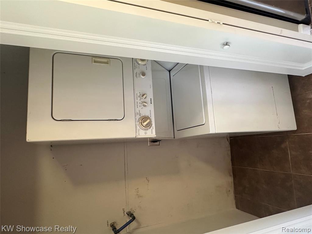 8027 Flagstaff Street, Commerce Twp, MI 48382 — Photo 23
