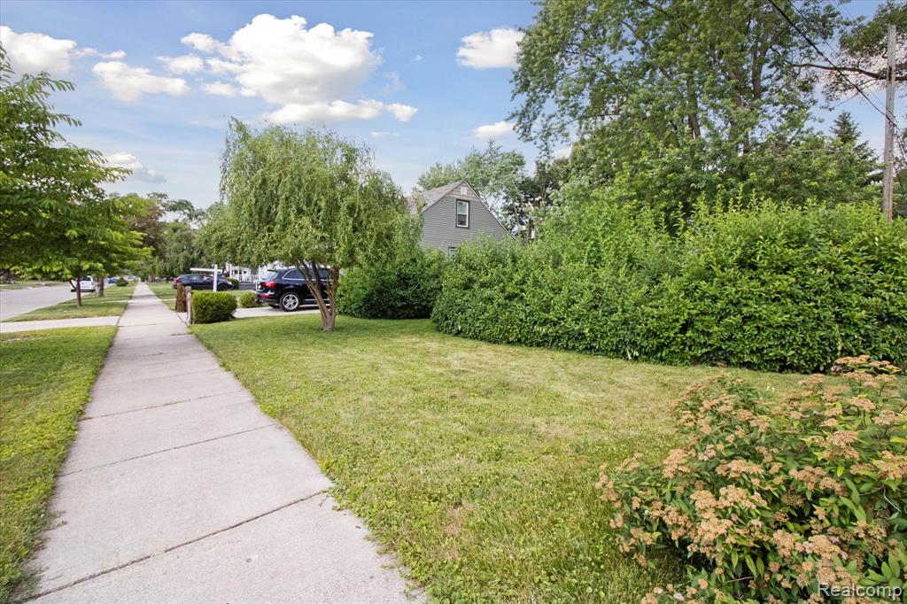 8025 Mayfair Street, Taylor, MI 48180 — Photo 37