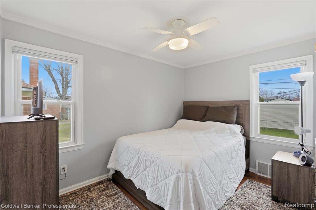 927 Montrose Avenue, Royal Oak, MI 48073 — Photo 13