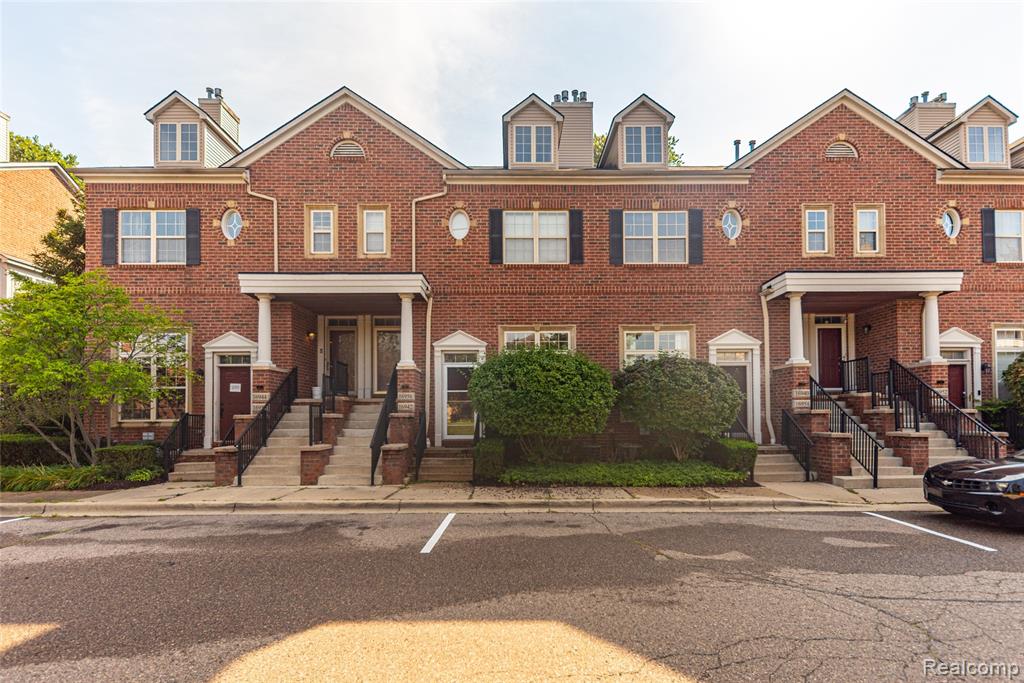 16942 Farmington Road, 24, Livonia, MI 48154