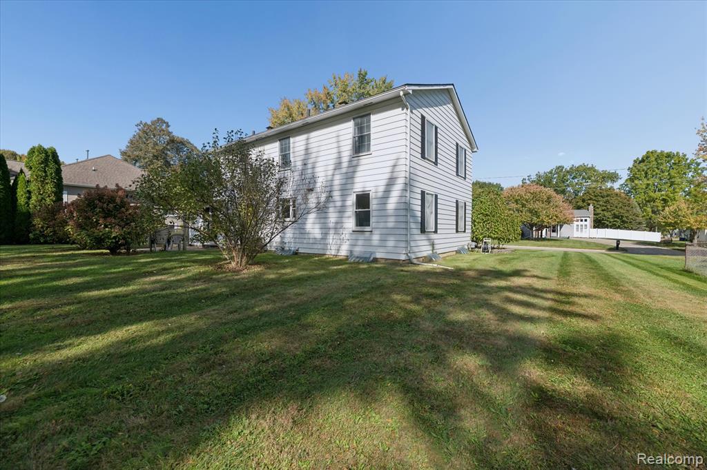 1283 Woodnoll Drive, Flint, MI 48507 — Photo 45