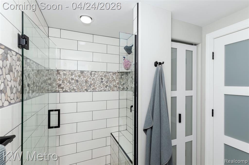 5267 Winchester Drive, Troy, MI 48085 — Photo 32