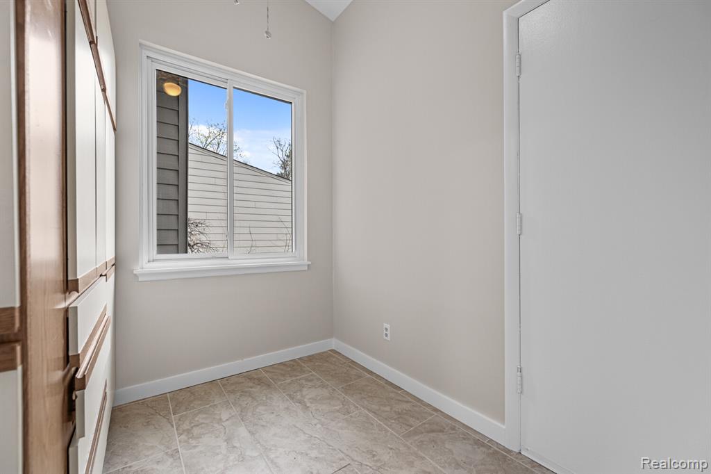3123 Lake Haven Drive, 38, Ann Arbor, MI 48105 — Photo 12