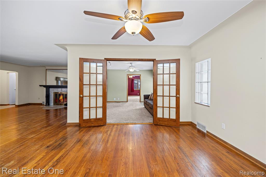 28615 Bloomfield Drive, Lathrup Village, MI 48076 — Photo 12