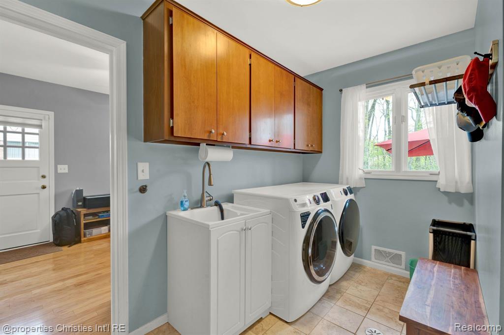 5753 CHERRY CREST Drive, West Bloomfield, MI — Photo 19