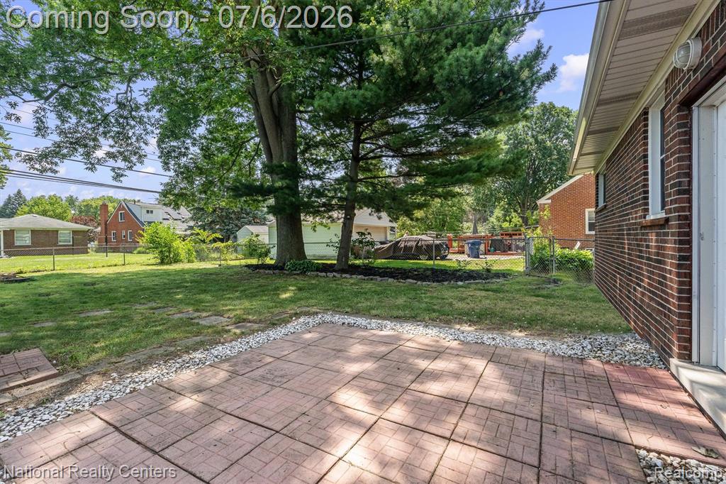 9984 Hemingway E, Redford, MI 48239 — Photo 2