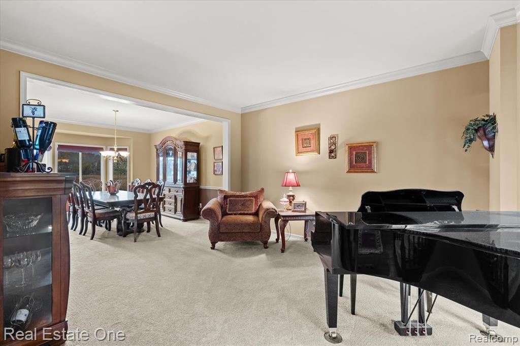 539 Olivia Drive, Milford, MI 48381 — Photo 6