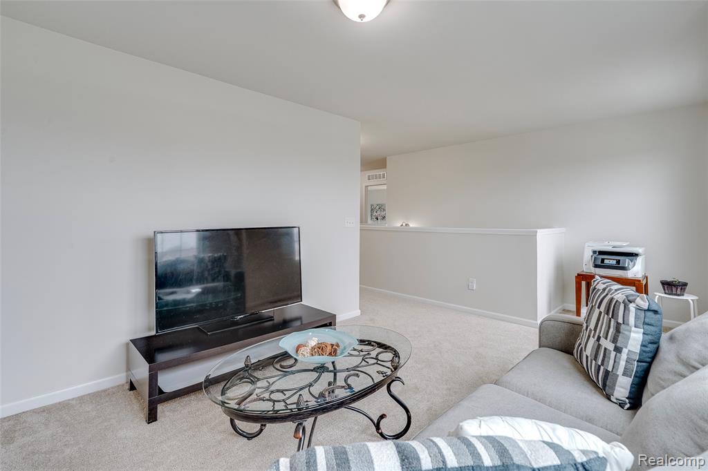 30065 Braeburn Street, New Hudson, MI 48165 — Photo 37