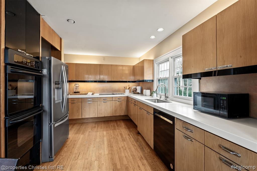 941 Forest Avenue, Birmingham, MI 48009 — Photo 15