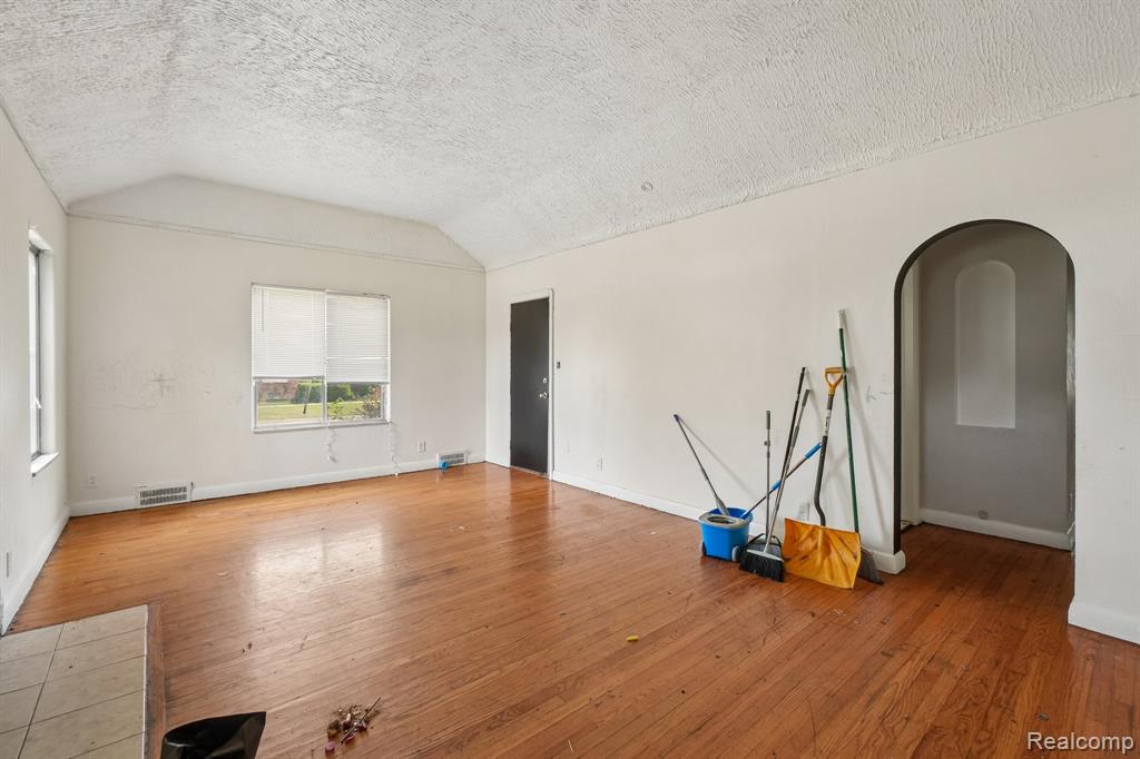 15906 Collingham Drive - Photo 3