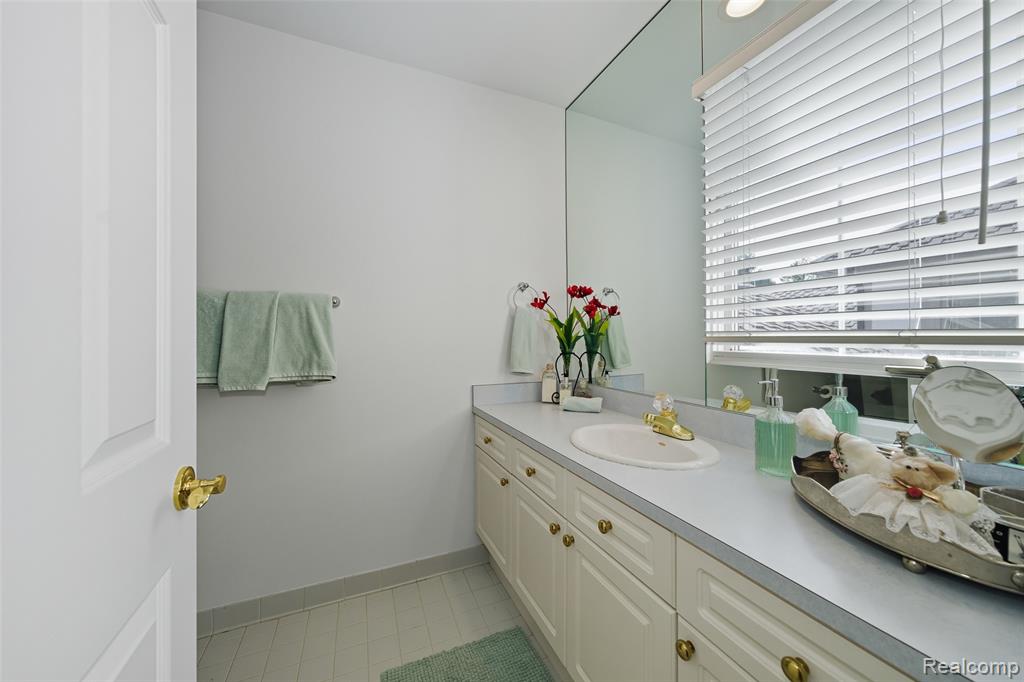 4088 Cranbrook Court, 34, Bloomfield Hills, MI 48301 — Photo 33