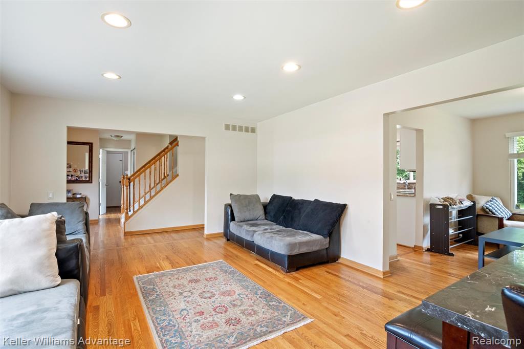 5016 Patrick Road, West Bloomfield, MI — Photo 10