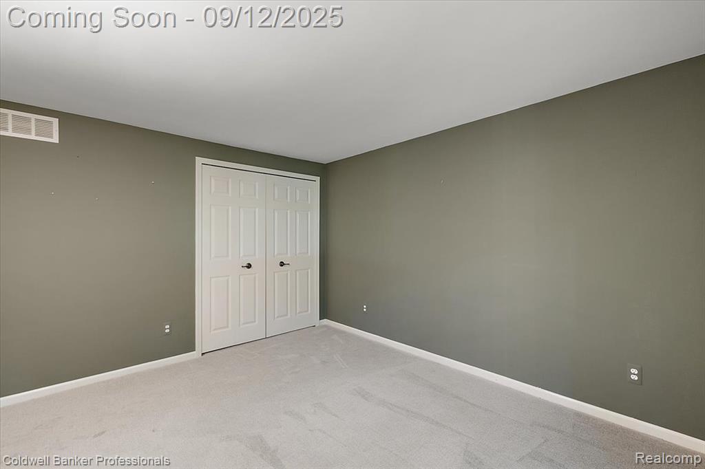 49238 Plum Tree Drive, Plymouth, MI 48170 — Photo 37