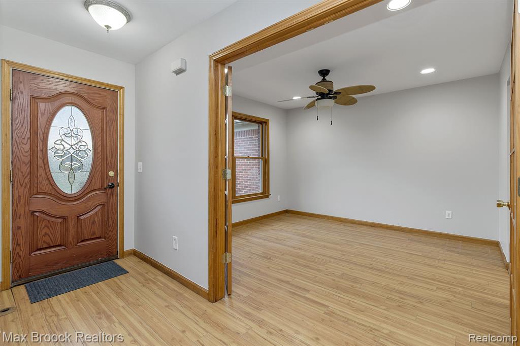 6426 OAK GROVE Road, Howell, MI 48855 — Photo 6