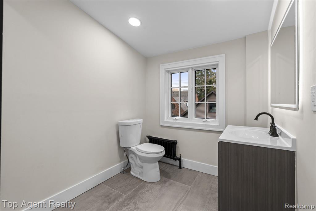 784 Barrington Road, Grosse Pointe Park, MI 48230 — Photo 34