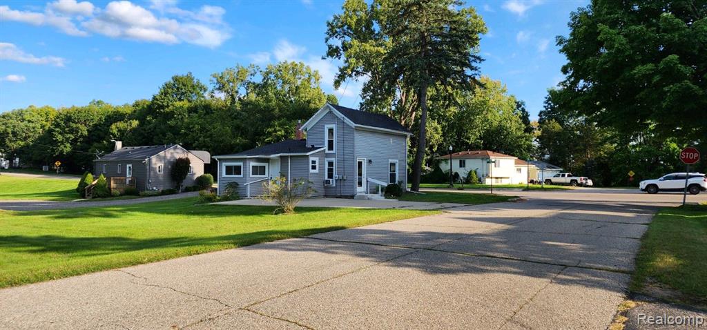 609 E MAIN Street, Pinckney, MI 48169 — Photo 2