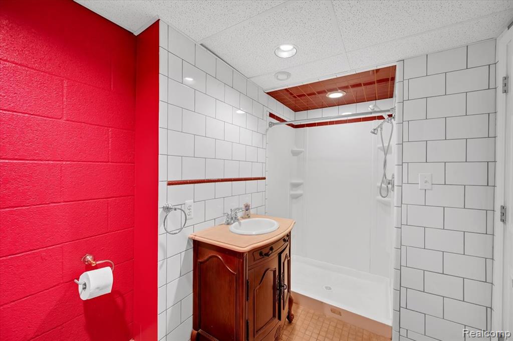 44680 Elizabeth Road, Clinton Twp, MI 48036 — Photo 20