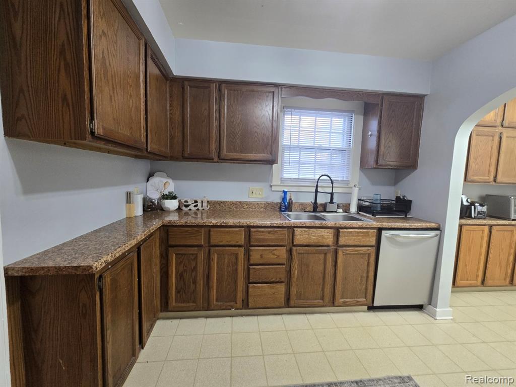 423 Bailey Street, East Lansing, MI 48823 — Photo 18
