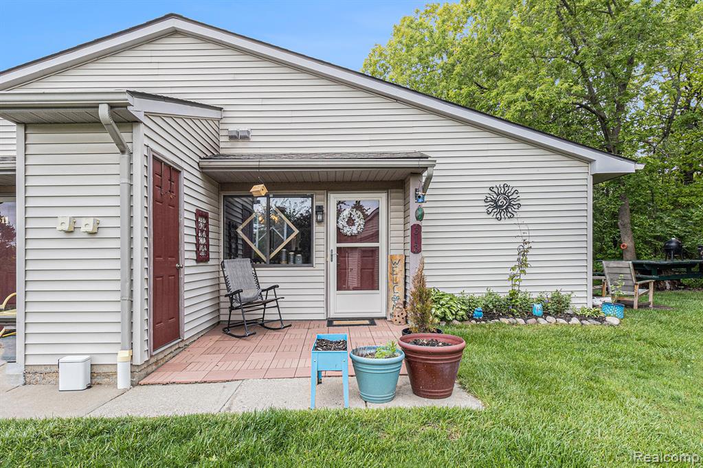 313 Spring Brooke Drive, Brighton, MI 48116 — Photo 5