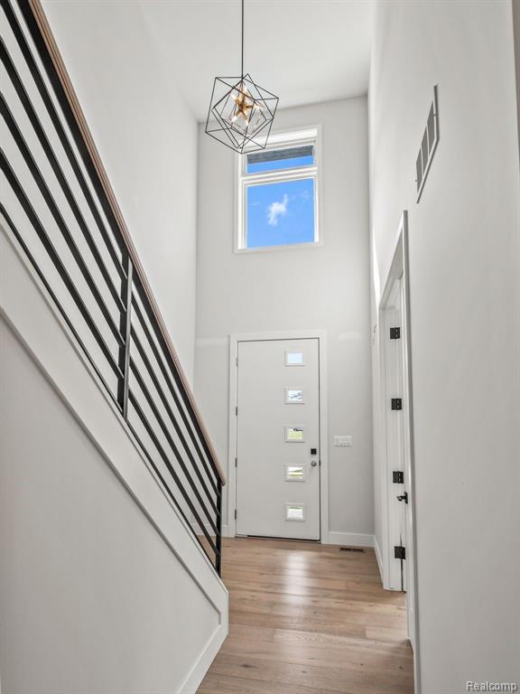4304 MANDALAY Avenue, Royal Oak, MI 48073 — Photo 4