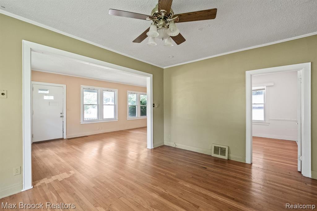 918 Saint Louis Street, Ferndale, MI 48220 — Photo 11