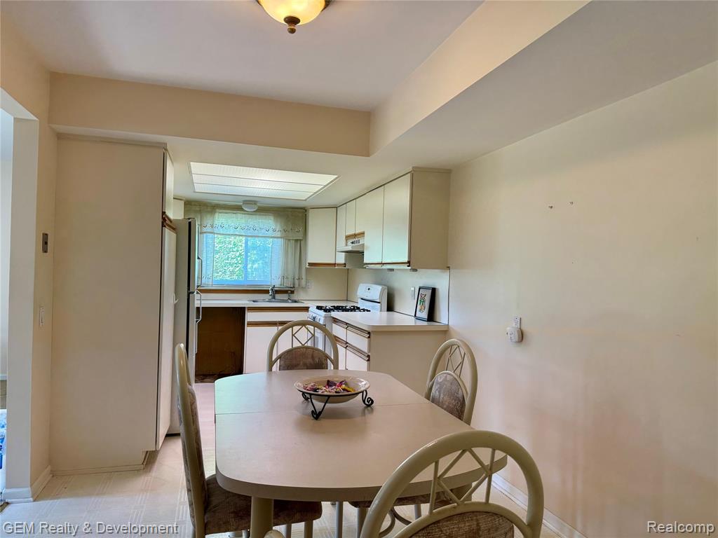 42246 Toddmark Lane, Clinton Twp, MI 48038 — Photo 13