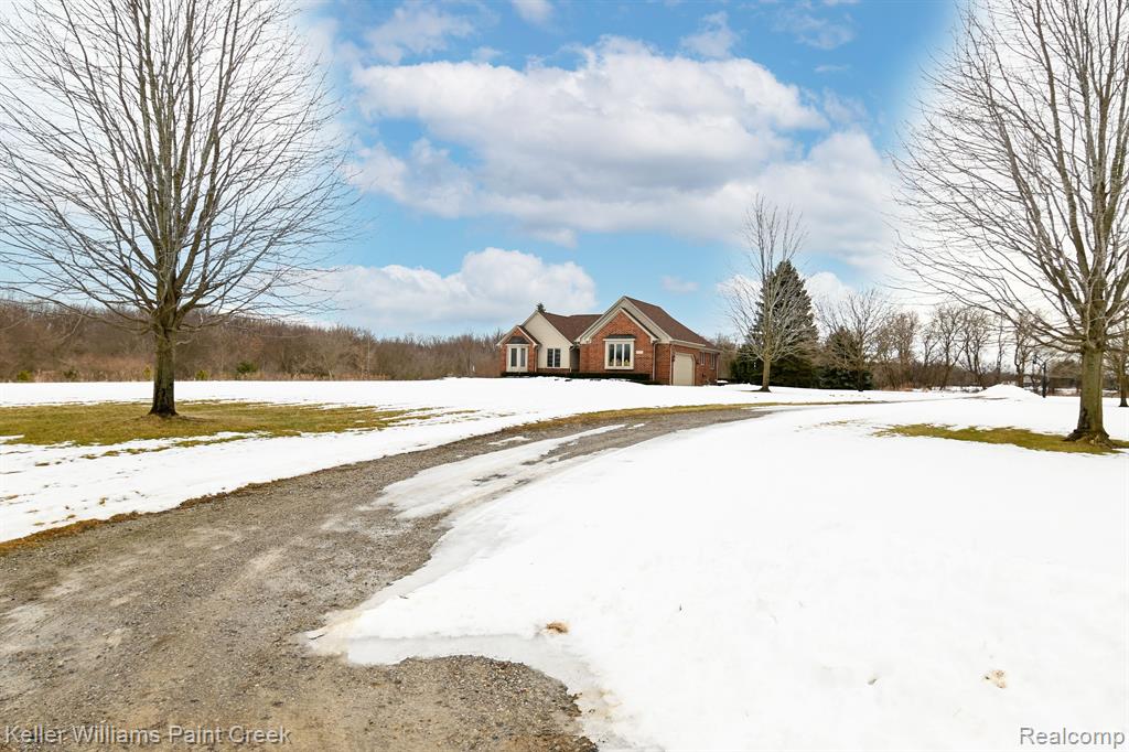 5570 TROIKA Trail, Dryden, MI 48428 — Photo 2