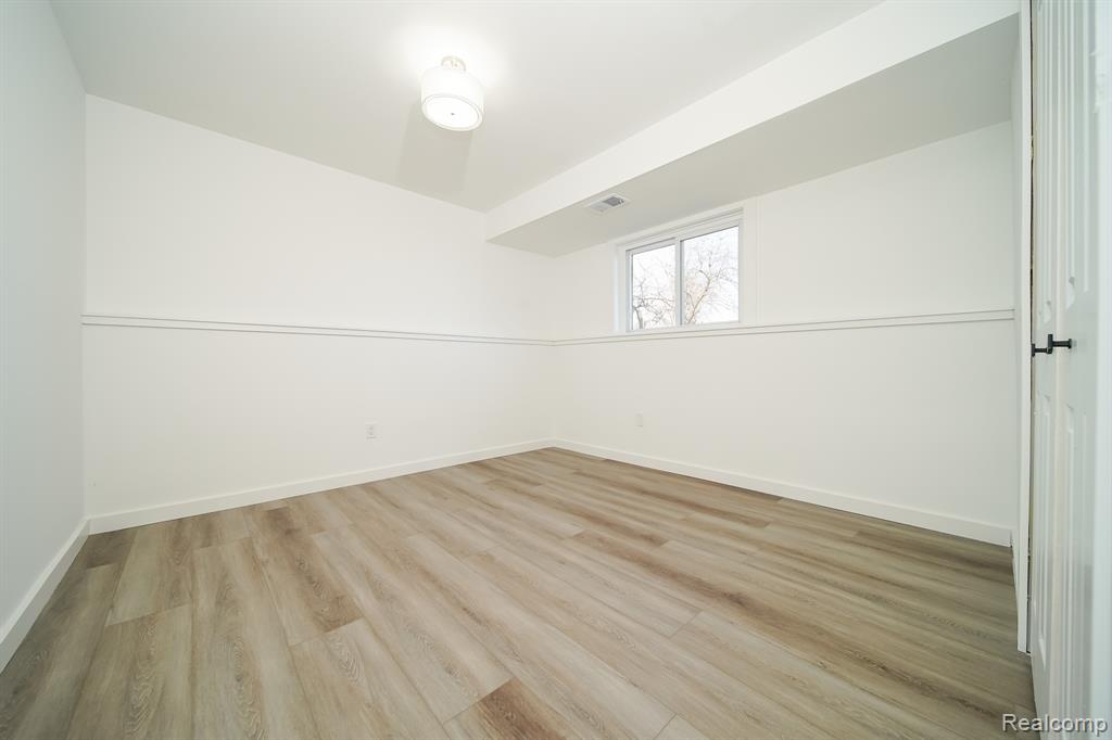 4060 Franklin Park Drive, Sterling Heights, MI 48310 — Photo 57