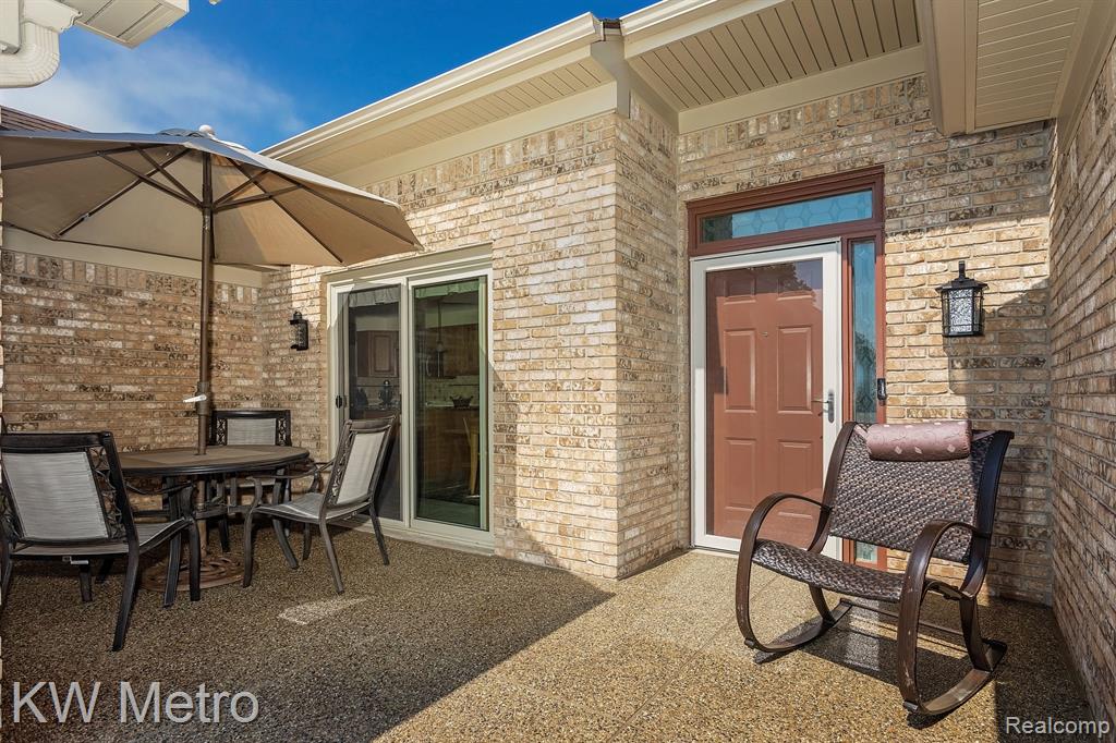 41667 WESTBURY Lane, Clinton Twp, MI 48038 — Photo 4