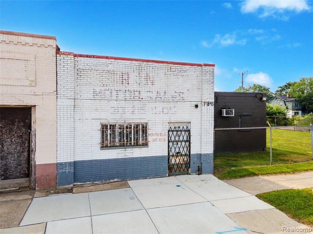 14849 Livernois Avenue - Photo 3