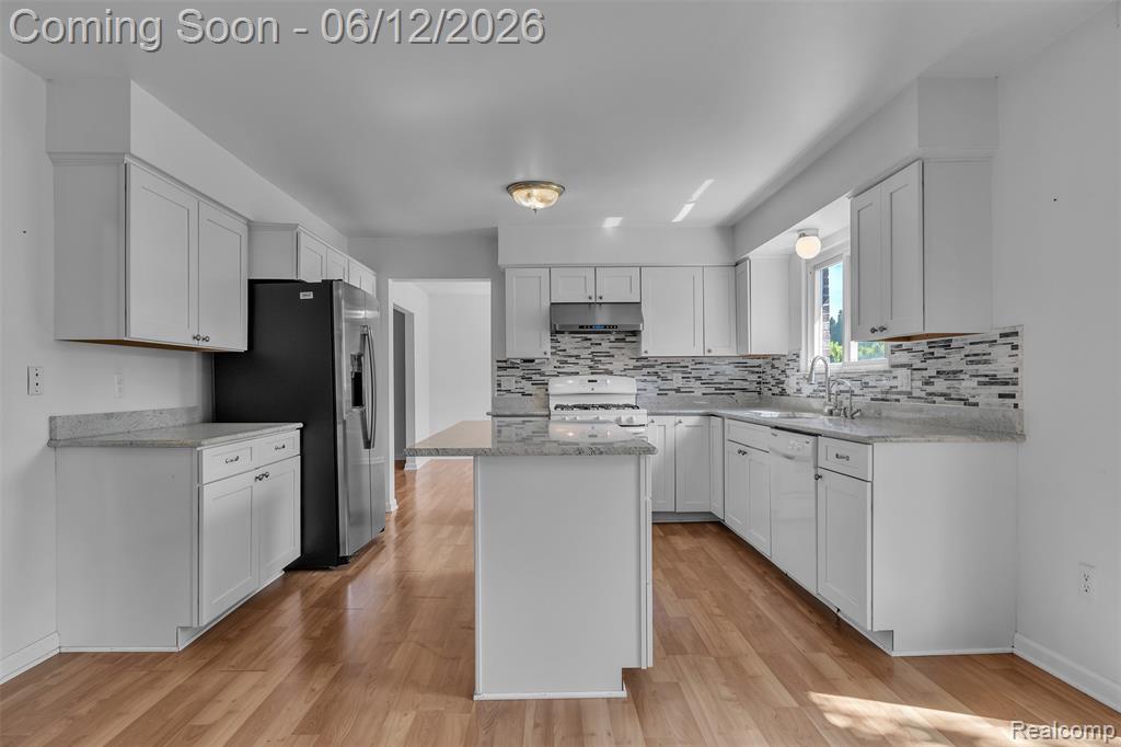 7000 Woonsocket Street, Canton, MI 48187 — Photo 18